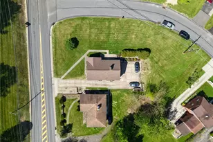 504 Rolling Green Dr, Bethel Park, PA 15102 - Photo 36
