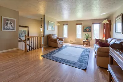 207 Manor Ct, Bethel Park, PA 15241 - Photo 8