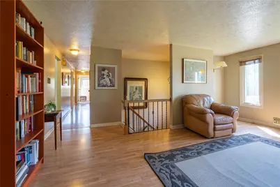 207 Manor Ct, Bethel Park, PA 15241 - Photo 4