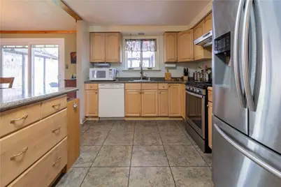 207 Manor Ct, Bethel Park, PA 15241 - Photo 10