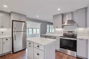 29 Hughey Ln, Robinson Twp, PA 15057 - Photo 4