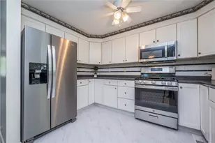 1565 Cathell Rd, Pittsburgh, PA 15236 - Photo 10