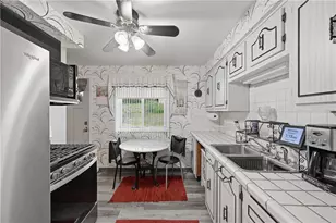 8008 Mark Dr, Verona, PA 15147 - Photo 8