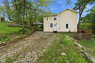 1019 Sherwood Rd, Pittsburgh, PA 15221 - Photo 2