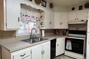 142 Vim Rd, Summit Township, PA 15552 - Photo 6