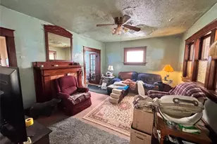834 E 28th St, Erie City, PA 16504 - Photo 2
