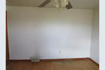 2439 Red Oak Dr, Pittsburgh, PA 15220 - Photo 12