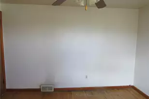 2439 Red Oak Dr, Pittsburgh, PA 15220 - Photo 12