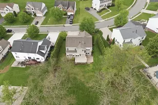 217 Field Club Cir, Robinson Twp, PA 15136 - Photo 32