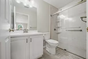 217 Field Club Cir, Robinson Twp, PA 15136 - Photo 24