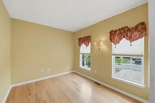 217 Field Club Cir, Robinson Twp, PA 15136 - Photo 14
