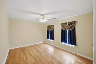 217 Field Club Cir, Robinson Twp, PA 15136 - Photo 16
