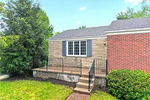 9229 Lancelot Dr, Pittsburgh, PA 15237 - Photo 2