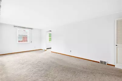 9229 Lancelot Dr, Pittsburgh, PA 15237 - Photo 6