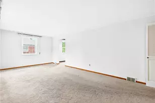 9229 Lancelot Dr, Pittsburgh, PA 15237 - Photo 6