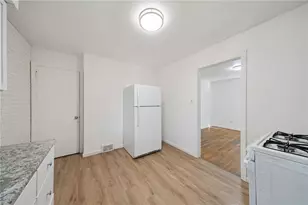 2725 Glen Mawr St, Pittsburgh, PA 15204 - Photo 6