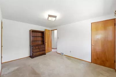 1360 Blue Jay Dr, Scott Township, PA 15243 - Photo 16