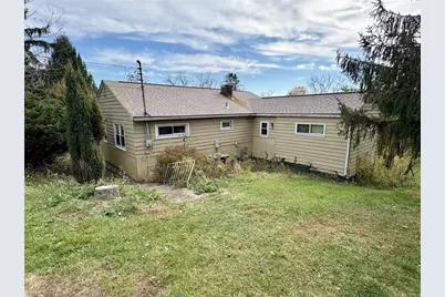 589 Hookstown Grade Rd, Moon/Crescent Twp, PA 15108 - Photo 2