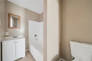 814 Lillian St, Pittsburgh, PA 15210 - Photo 8