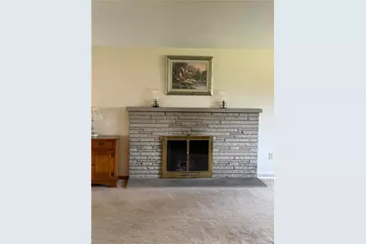 200 North Dr, Center Township, PA 16001 - Photo 8