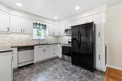 545 Manifold Rd, South Strabane, PA 15301 - Photo 4