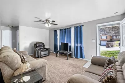 231 Webster Dr, Pittsburgh, PA 15235 - Photo 4