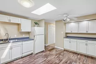 195 Parkedge Rd, Green Tree, PA 15220 - Photo 8