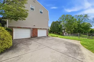 105 Hetherton Dr, Ross Twp, PA 15237 - Photo 36