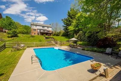 102 Foxwood Drive, Pittsburgh, PA 15090 - Photo 2