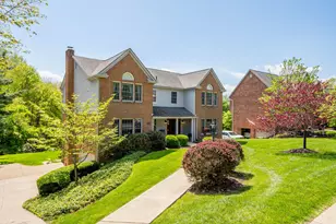102 Foxwood Dr, Pittsburgh, PA 15090 - Photo 1
