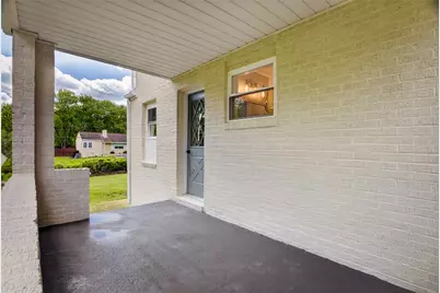 210 W Woodland Dr, Center Township, PA 15001 - Photo 32