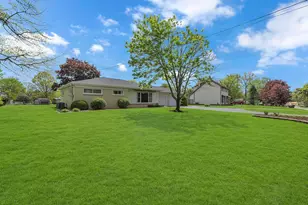 102 Pinecrest Dr, South Beaver Township, PA 15010 - Photo 2