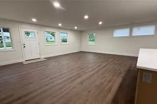 422 Franklin St, Sharpsville, PA 16150 - Photo 2