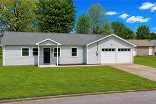 422 Franklin St, Sharpsville, PA 16150 - Photo 1