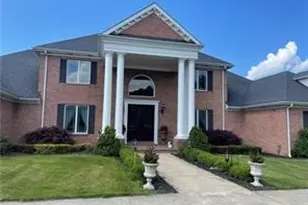 4605 Whippoorwill Dr, Hermitage, PA 16148 - Photo 2
