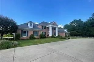 4605 Whippoorwill Dr, Hermitage, PA 16148 - Photo 1