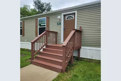 203 Cardinal Dr, Jeannette, PA 15644 - Photo 2