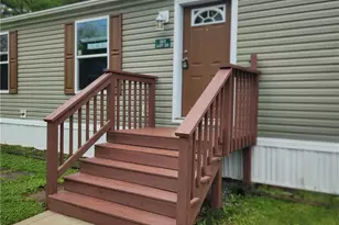 203 Cardinal Dr, Jeannette, PA 15644 - Photo 2