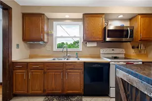 142 Senate Dr, Pittsburgh, PA 15236 - Photo 10