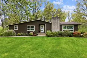 3300 Rosemary Ln, Hermitage, PA 16148 - Photo 2