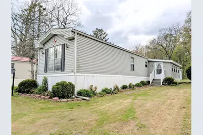 19 Emerald Dr, Pine Township, PA 16127 - Photo 2