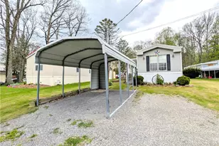 19 Emerald Dr, Pine Township, PA 16127 - Photo 4