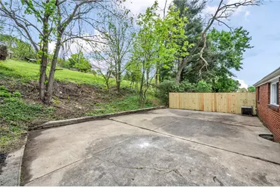 3757 Schuette Rd, Pittsburgh, PA 15227 - Photo 18