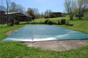 810 Newingham Ln, Arona Boro, PA 15617 - Photo 6