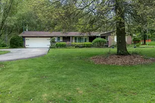 111 Patricia Dr, Big Beaver, PA 15010 - Photo 2
