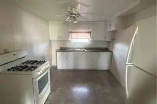 309 Spruce St, Mt Pleasant Boro, PA 15666 - Photo 6