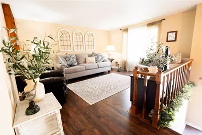 1126 Sodbury Dr, South Park, PA 15129 - Photo 4