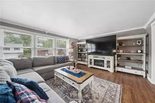 668 Carnival Dr, Pittsburgh, PA 15239 - Photo 6
