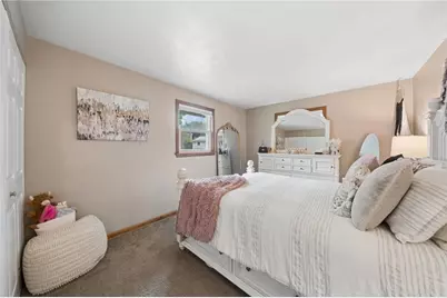 668 Carnival Dr, Pittsburgh, PA 15239 - Photo 18