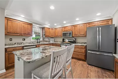 668 Carnival Dr, Pittsburgh, PA 15239 - Photo 10